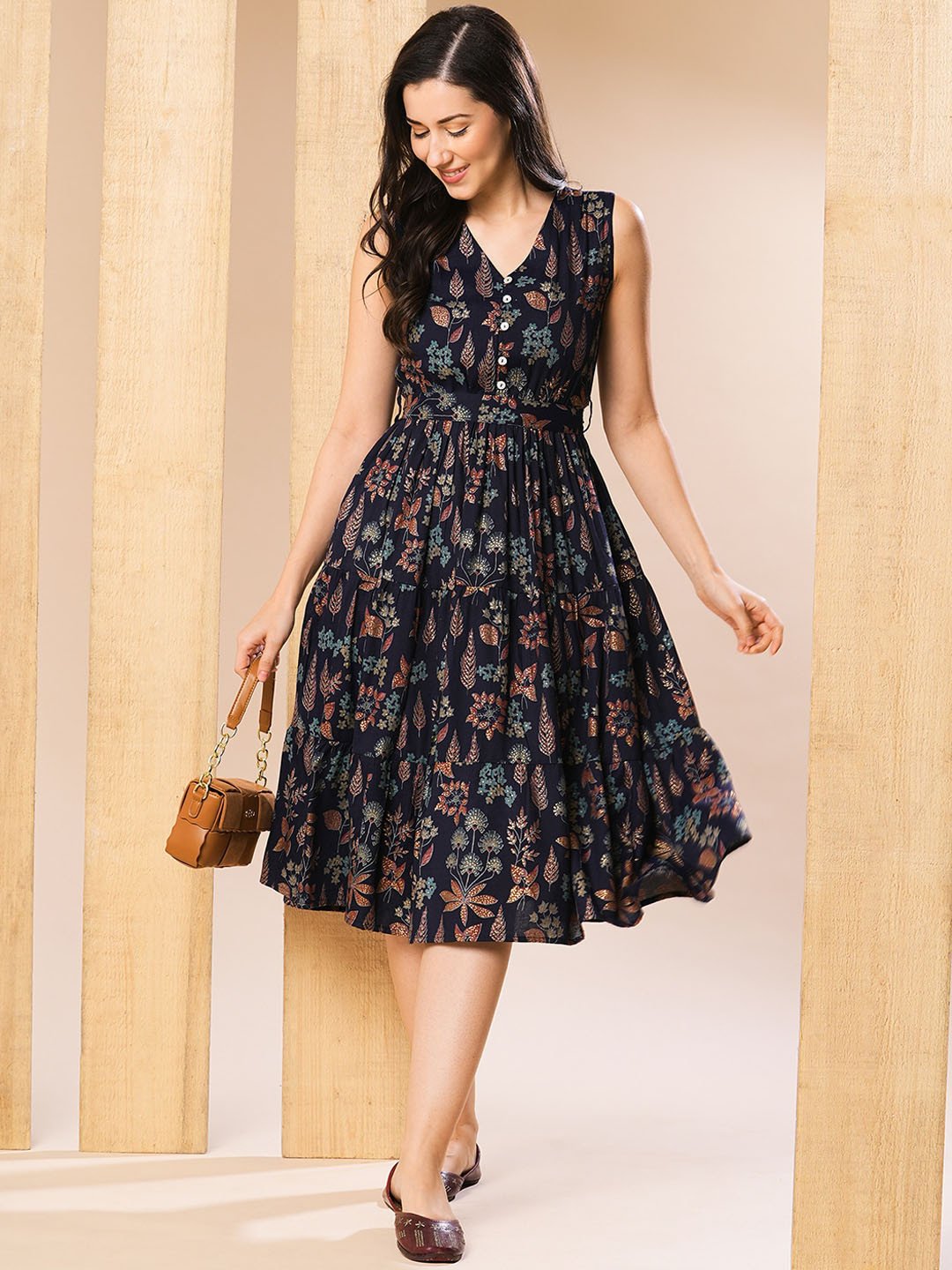 Globus Printed Blue Floral V-Neck Tiered Fit & Flare Midi Dress