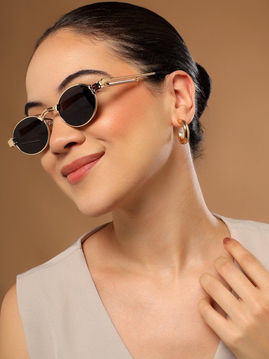 Unisex Black Oval Sunglasses UV Protected Lens