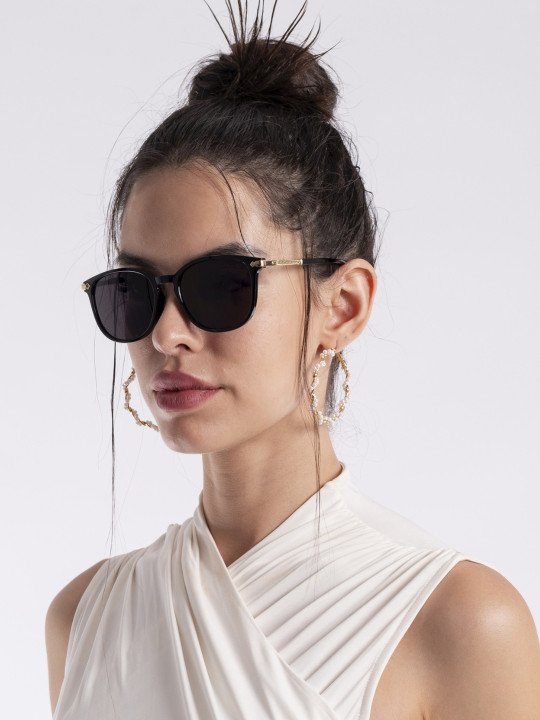 Women Black UV Protected Wayfarer Sunglasses
