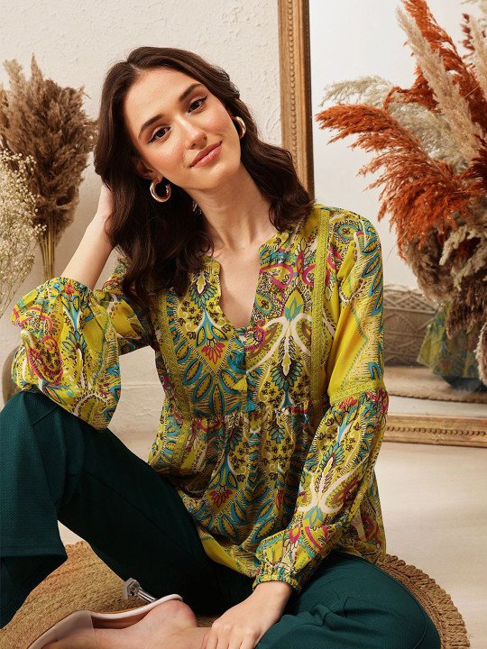 Quiero Floral Printed V-Neck Empire Top